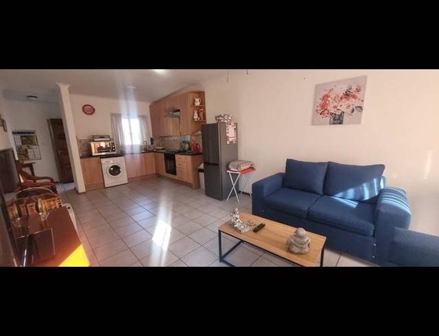 2 BEDROOM TOWNHOUSE FOR SALE IN MULBARTON